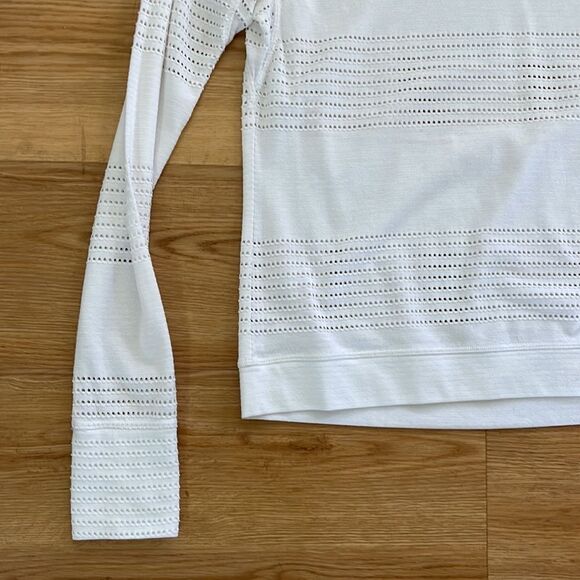 Athleta Limitless Crew Pullover White Top Blouse Size Small - Picture 3 of 5